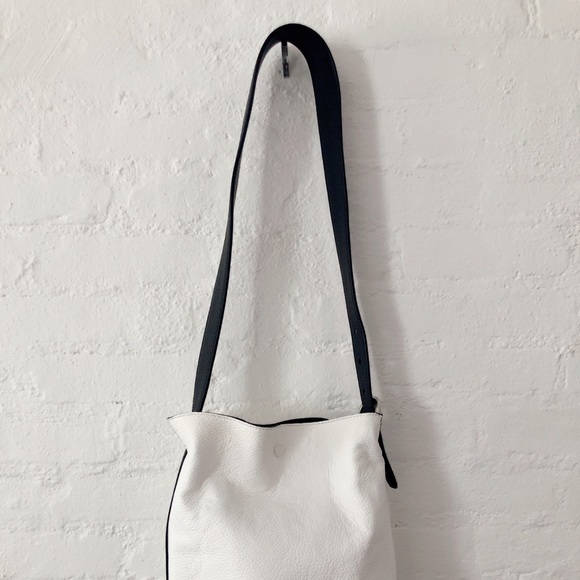Leather bucket bag - Picture 5 of 7